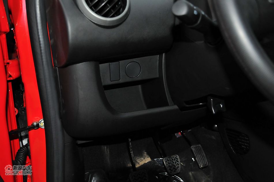 2011款比亚迪F0尚酷爱国版1.0L炫酷型