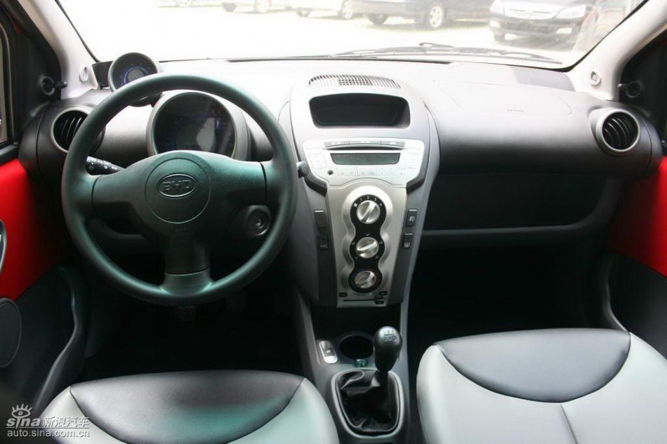 比亚迪F0内饰图