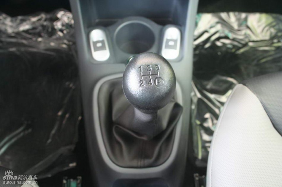 比亚迪F0内饰图