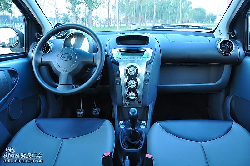 比亚迪F0实拍图--内饰