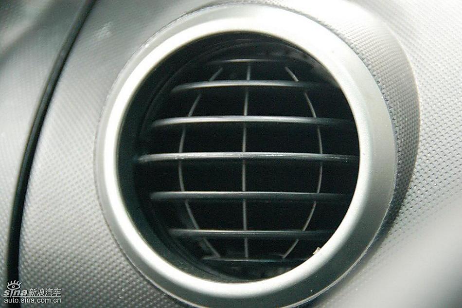 比亚迪F0到店实拍与街头实拍内饰