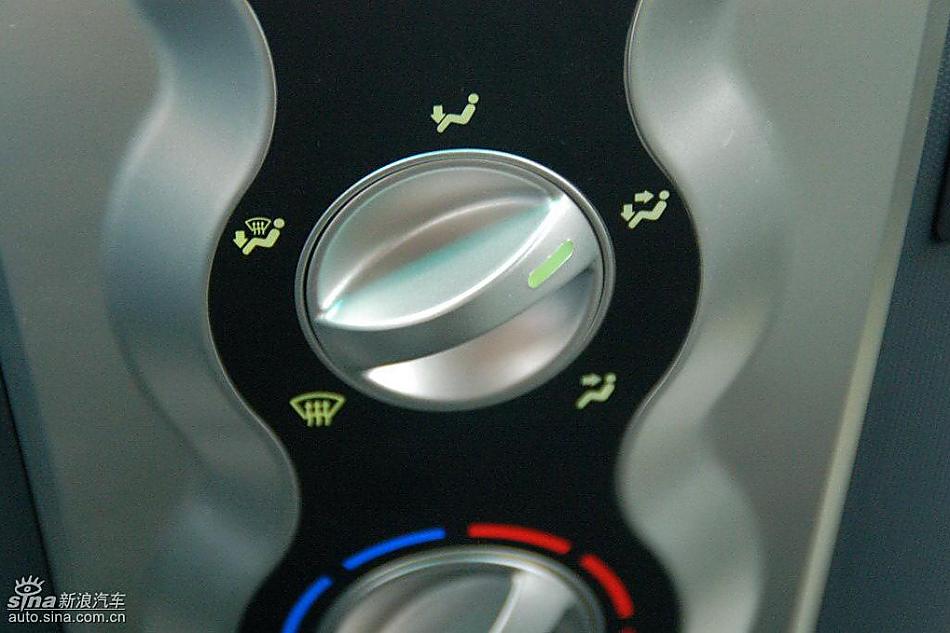 比亚迪F0到店实拍与街头实拍内饰