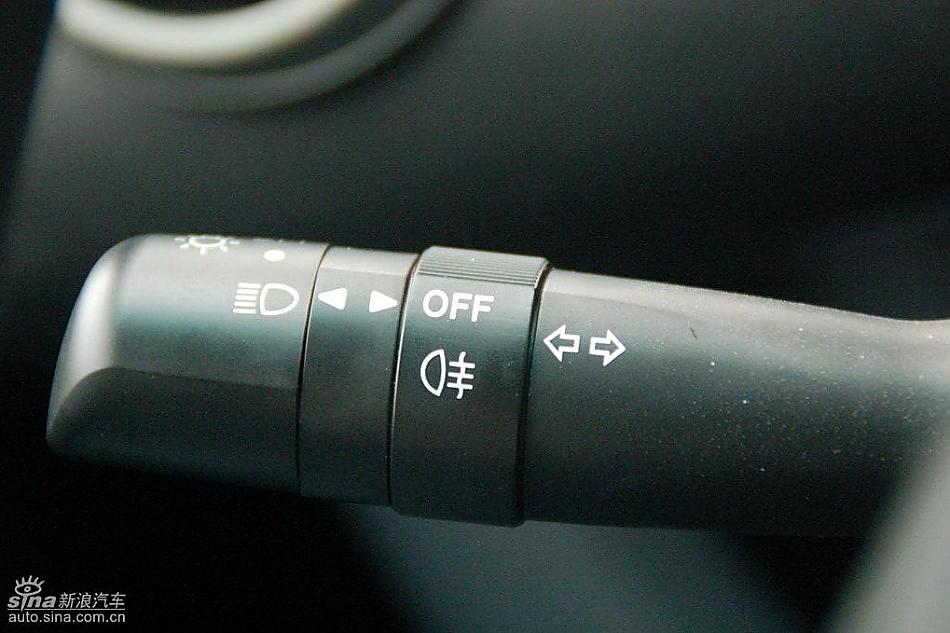 比亚迪F0到店实拍与街头实拍内饰