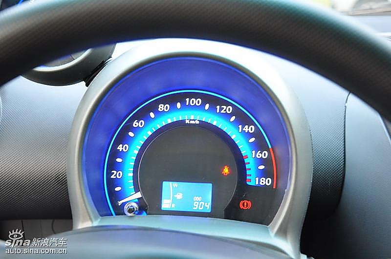 比亚迪F0实拍图--内饰