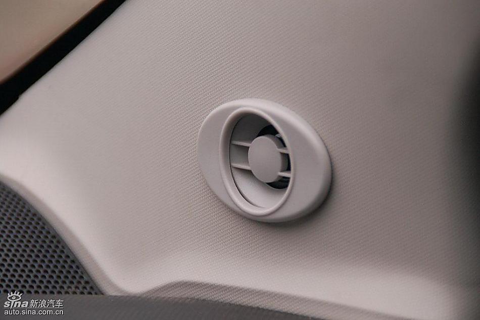 比亚迪F0到店实拍与街头实拍内饰