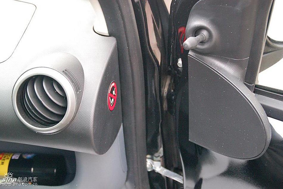 比亚迪F0到店实拍与街头实拍内饰