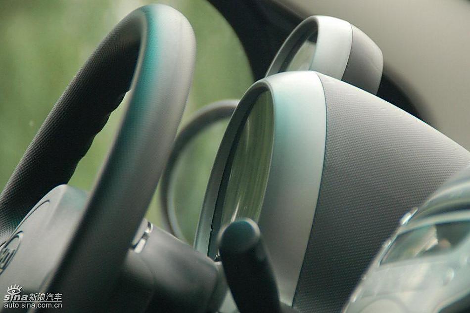 比亚迪F0到店实拍与街头实拍内饰