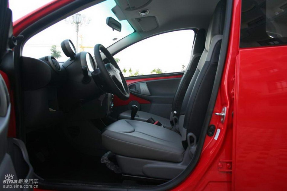 比亚迪F0内饰图