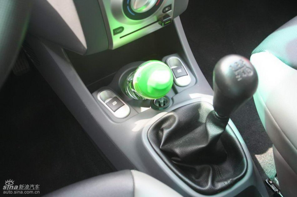 比亚迪F0内饰图