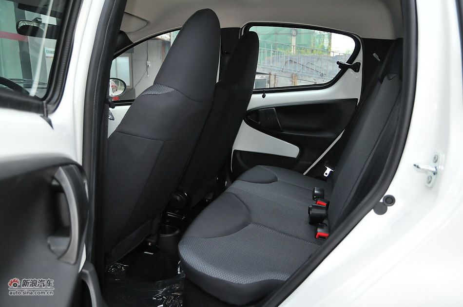 2011款比亚迪F0尚酷爱国版1.0L悦酷型