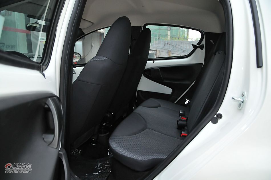 2011款比亚迪F0尚酷爱国版1.0L悦酷型