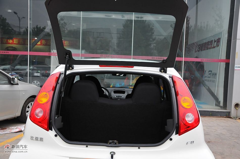 2011款比亚迪F0尚酷爱国版1.0L悦酷型