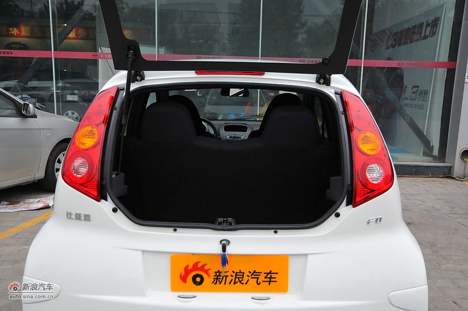 2011款比亚迪F0尚酷爱国版1.0L悦酷型