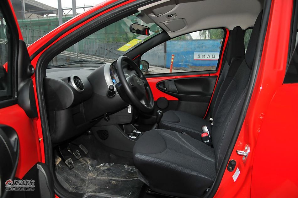 2011款比亚迪F0尚酷爱国版1.0L炫酷型