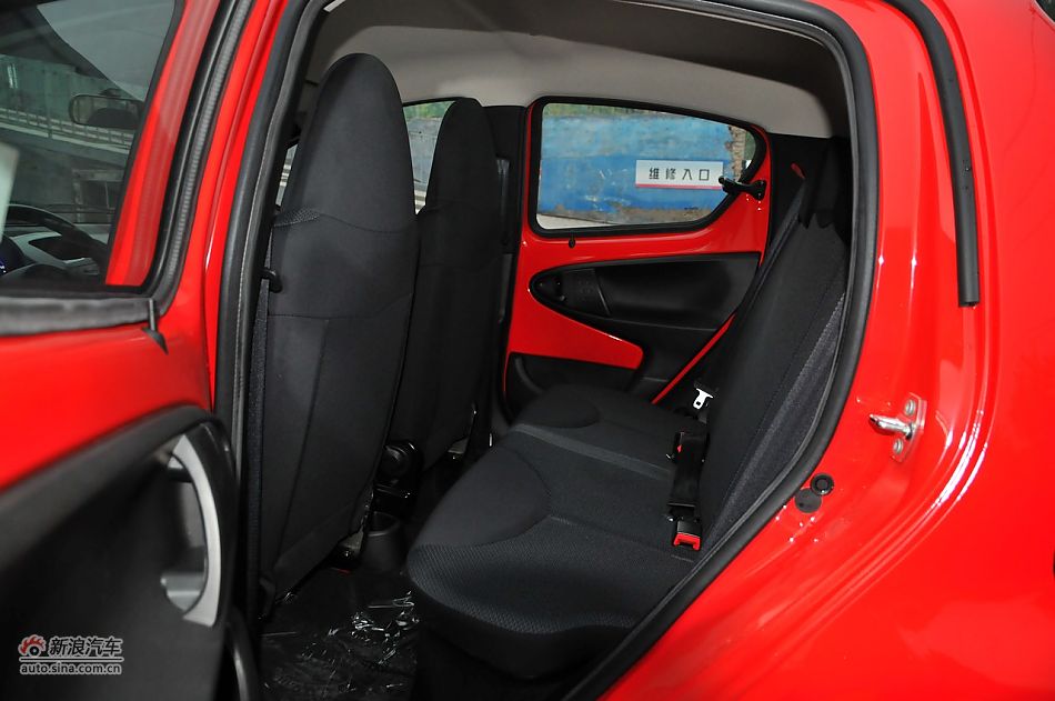 2011款比亚迪F0尚酷爱国版1.0L炫酷型