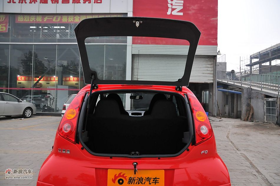 2011款比亚迪F0尚酷爱国版1.0L炫酷型