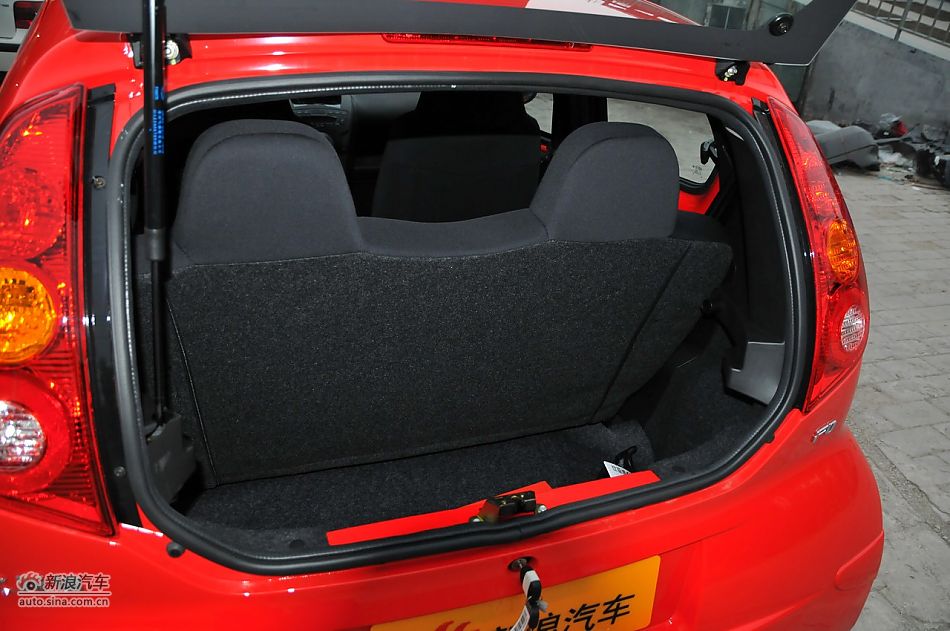 2011款比亚迪F0尚酷爱国版1.0L炫酷型