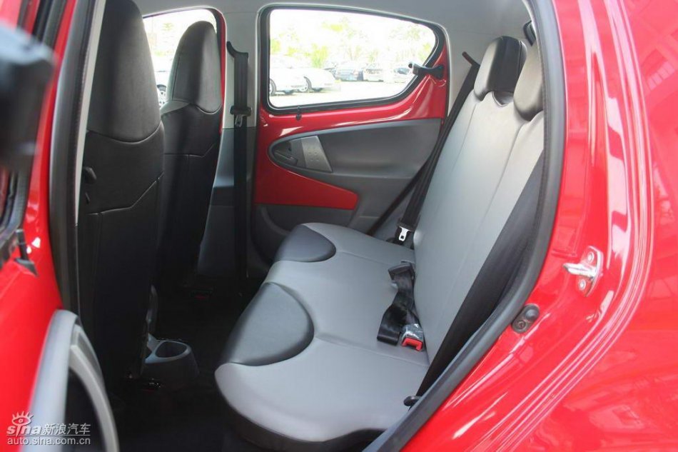 比亚迪F0内饰图