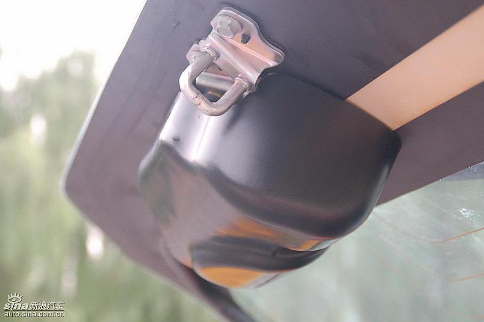 比亚迪F0到店实拍与街头实拍发动机及细节