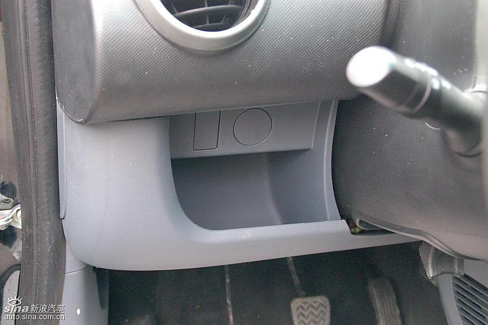 比亚迪F0到店实拍与街头实拍内饰