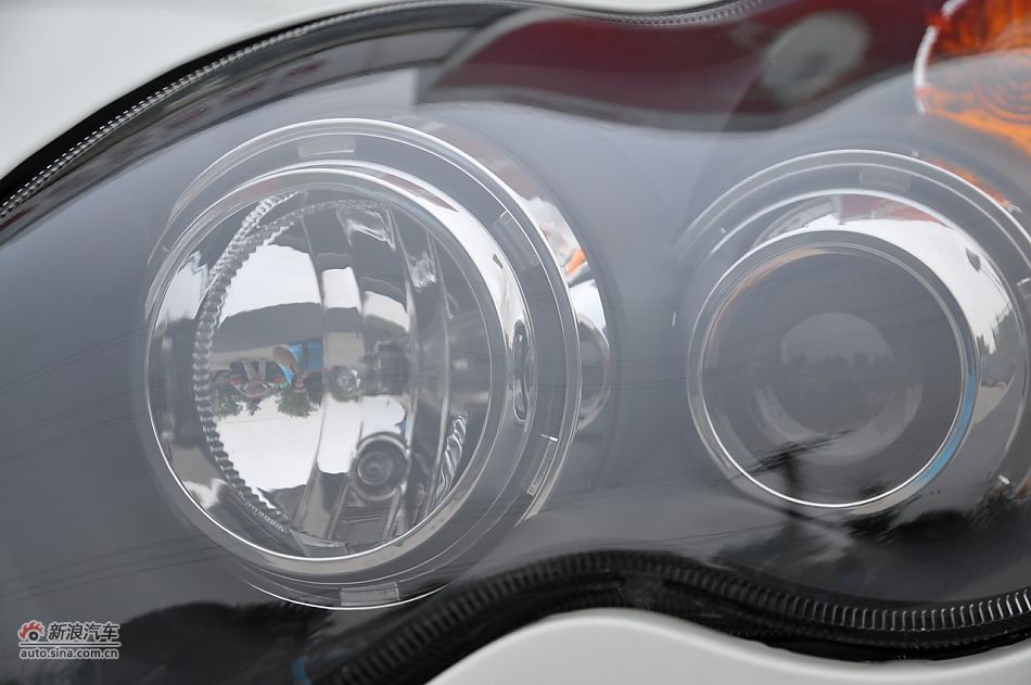 2011款比亚迪F0尚酷爱国版1.0L悦酷型