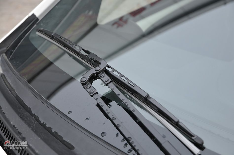 2011款比亚迪F0尚酷爱国版1.0L悦酷型