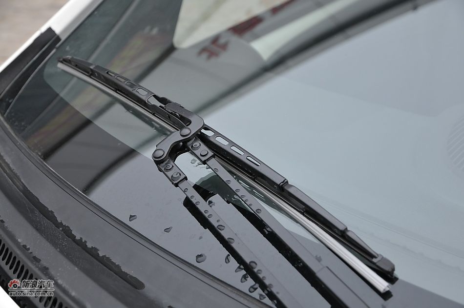 2011款比亚迪F0尚酷爱国版1.0L悦酷型