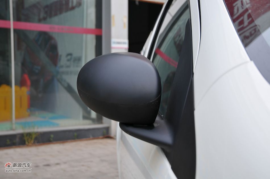 2011款比亚迪F0尚酷爱国版1.0L悦酷型