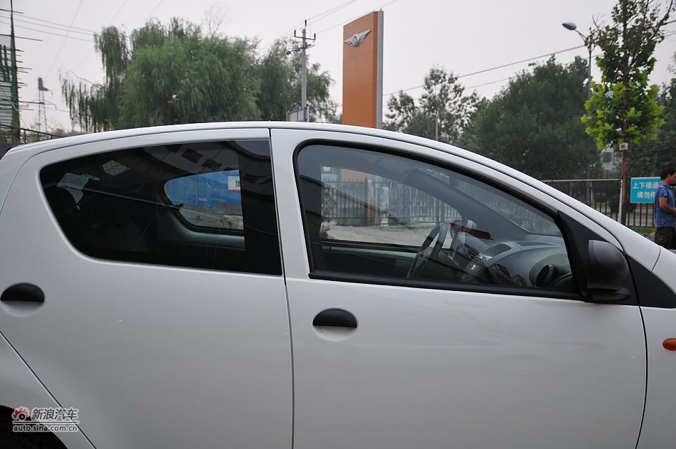 2011款比亚迪F0尚酷爱国版1.0L悦酷型