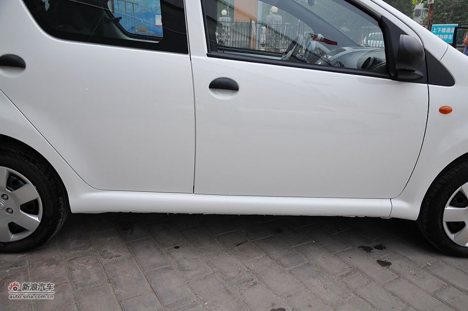 2011款比亚迪F0尚酷爱国版1.0L悦酷型