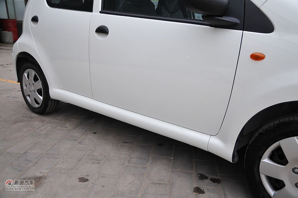 2011款比亚迪F0尚酷爱国版1.0L悦酷型