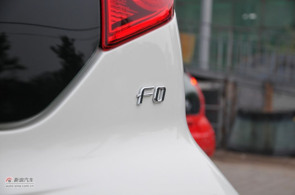 2011款比亚迪F0尚酷爱国版1.0L悦酷型