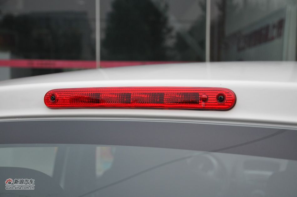 2011款比亚迪F0尚酷爱国版1.0L悦酷型