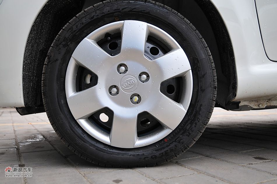 2011款比亚迪F0尚酷爱国版1.0L悦酷型