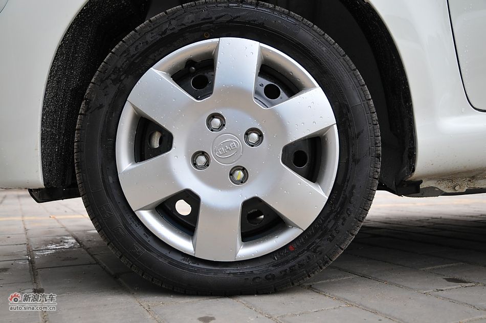 2011款比亚迪F0尚酷爱国版1.0L悦酷型