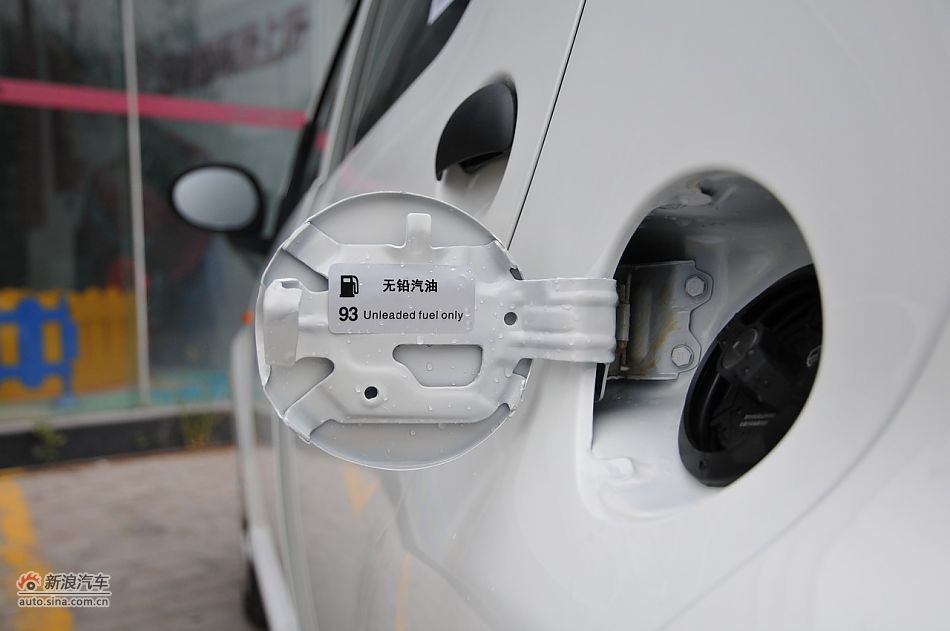 2011款比亚迪F0尚酷爱国版1.0L悦酷型