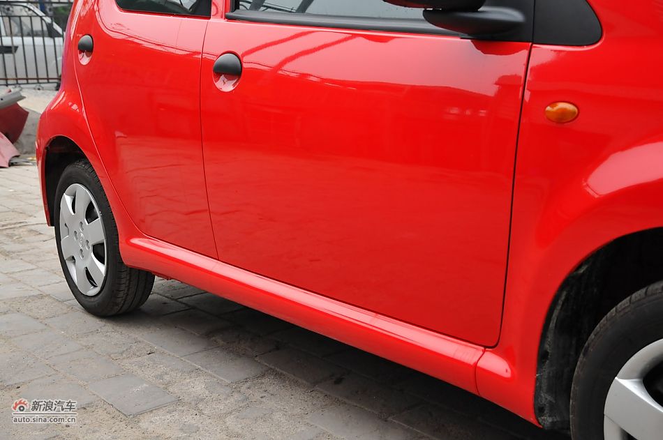 2011款比亚迪F0尚酷爱国版1.0L炫酷型