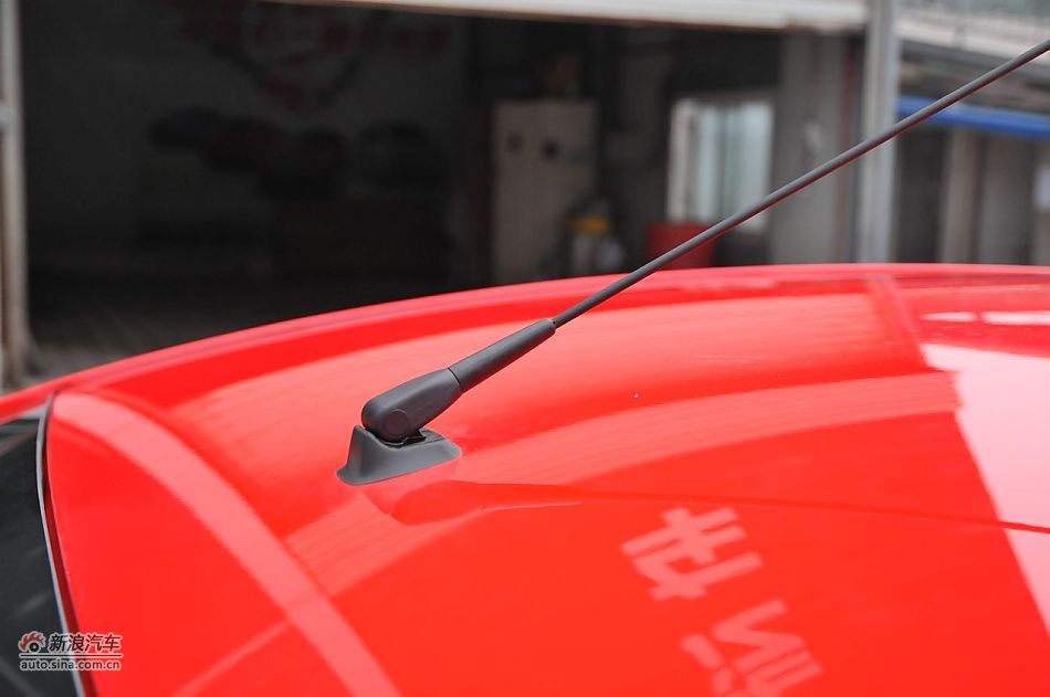 2011款比亚迪F0尚酷爱国版1.0L炫酷型