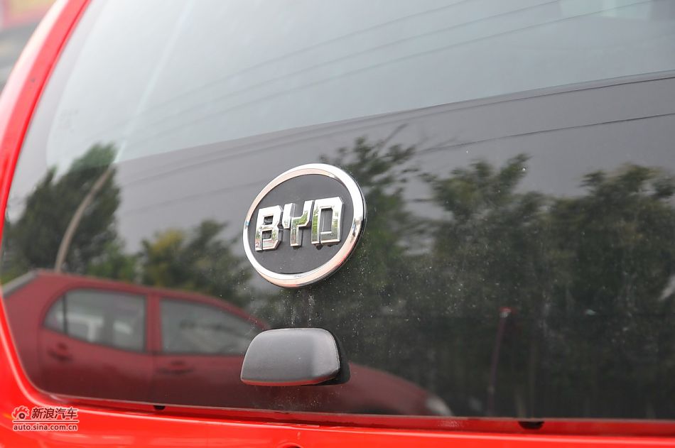 2011款比亚迪F0尚酷爱国版1.0L炫酷型