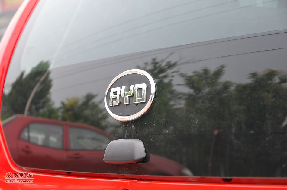 2011款比亚迪F0尚酷爱国版1.0L炫酷型