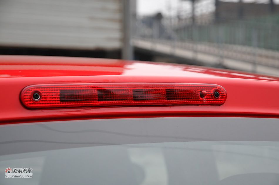 2011款比亚迪F0尚酷爱国版1.0L炫酷型