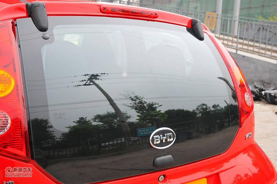 2011款比亚迪F0尚酷爱国版1.0L炫酷型