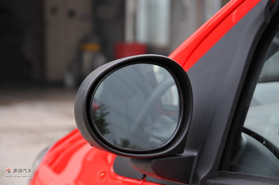 2011款比亚迪F0尚酷爱国版1.0L炫酷型