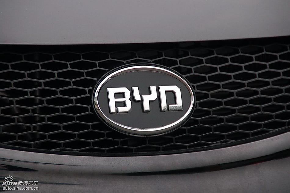 比亚迪F0到店实拍与街头实拍外观图