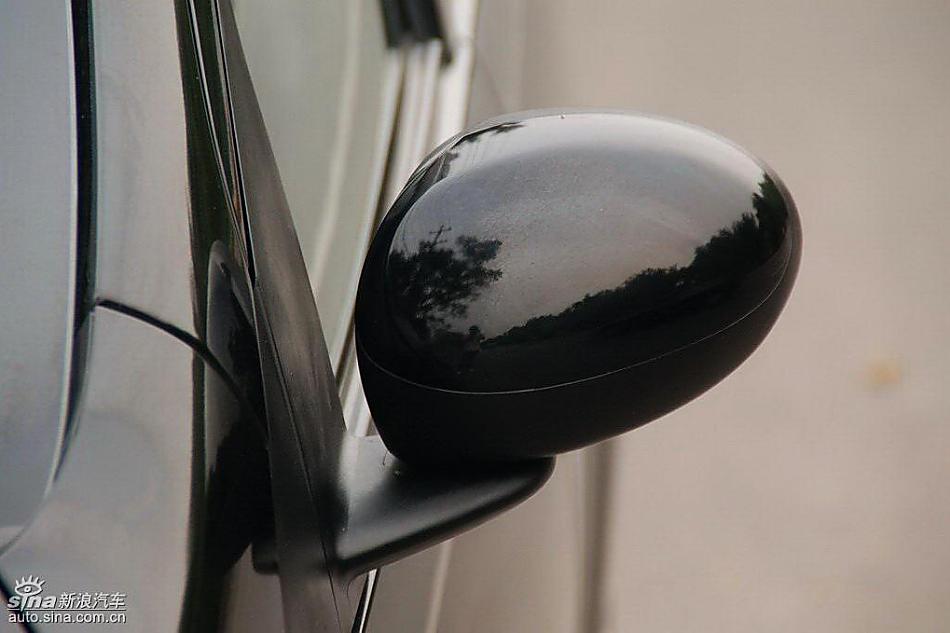 比亚迪F0到店实拍与街头实拍外观图