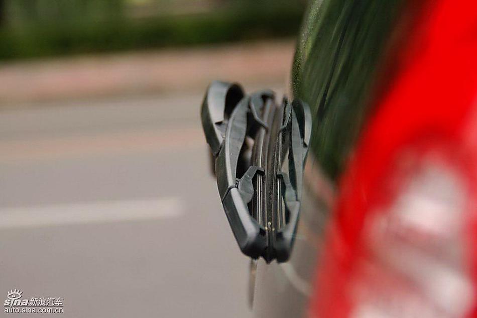 比亚迪F0到店实拍与街头实拍外观图