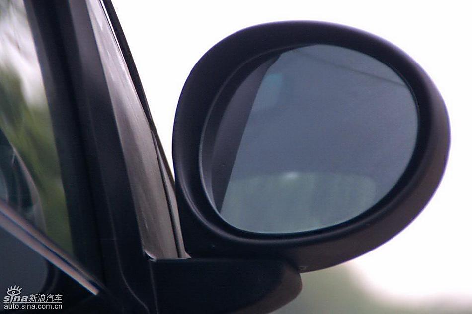 比亚迪F0到店实拍与街头实拍外观图