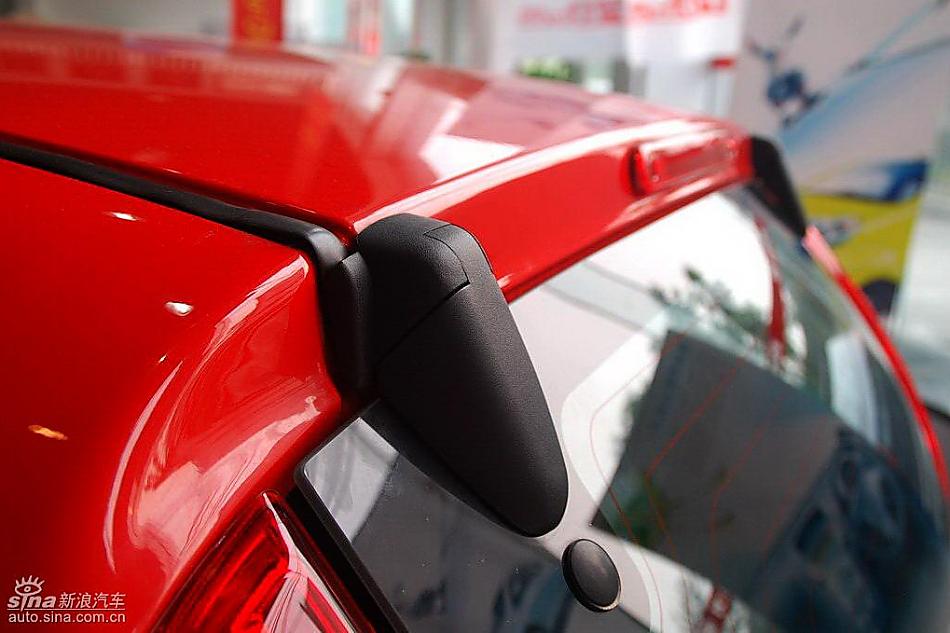 比亚迪F0到店实拍与街头实拍外观图