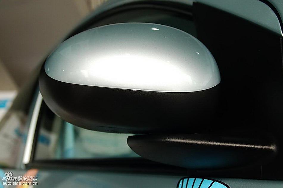 比亚迪F0到店实拍与街头实拍外观图