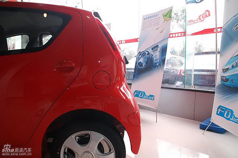 比亚迪F0到店实拍与街头实拍外观图